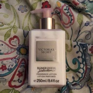 VS bombshell lotion